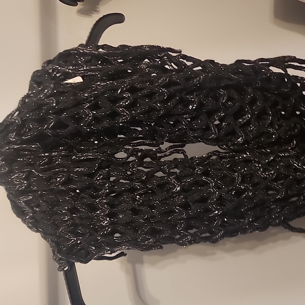 2b bebe Crochet Open Weave Infinity Scarf
